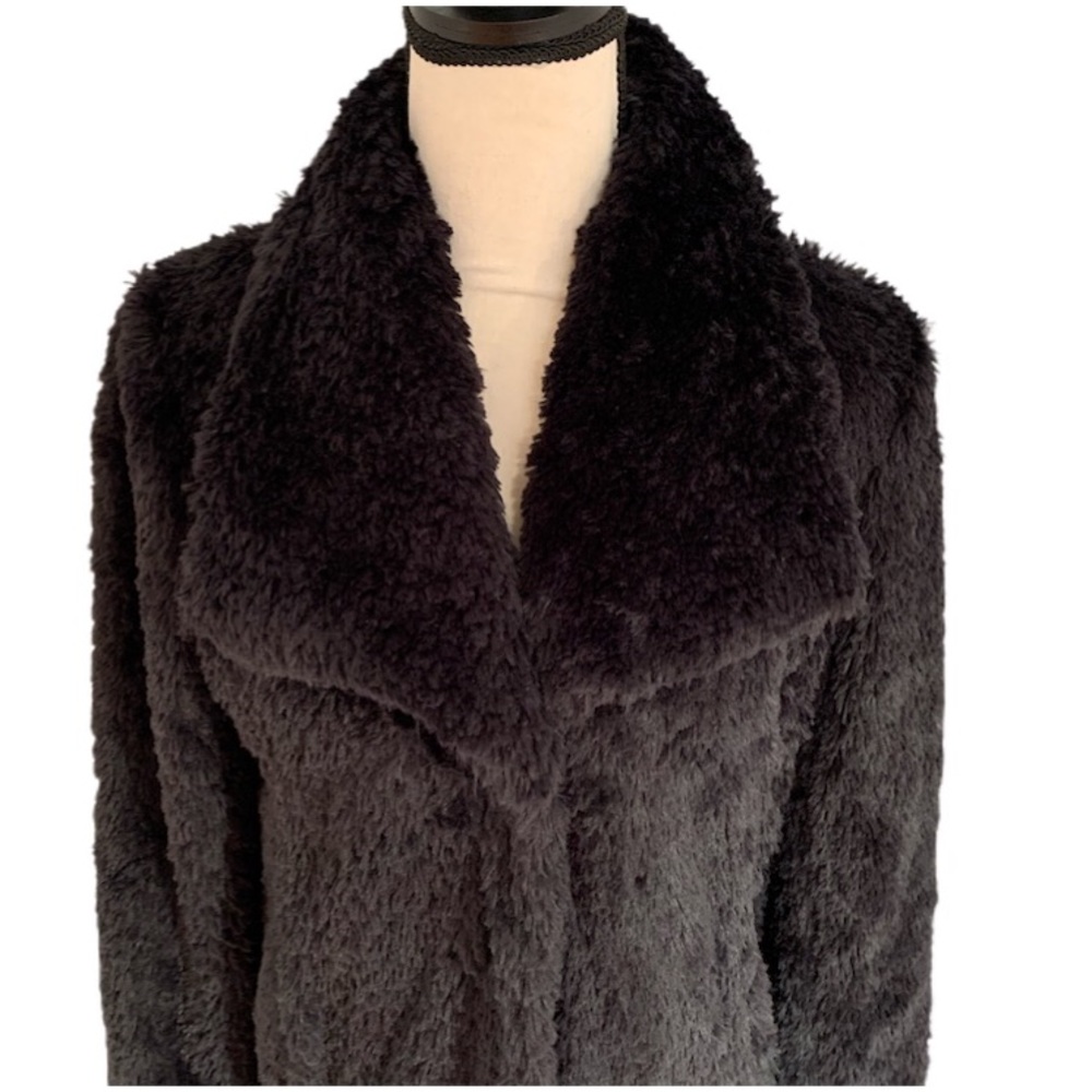 KENNETH COLE NEW YORK Notch Collar Black Faux Fur - Picture 2 of 7